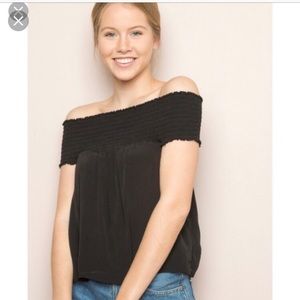 Brandy Melville Tops - BRANDY Seymour Top Brandy Melville Tops - BRANDY Seymour Top
